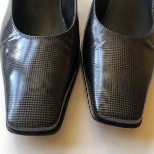 Stuart Weizmann Pumps